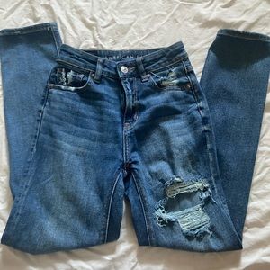 american eagle 000 ripped mom jeans